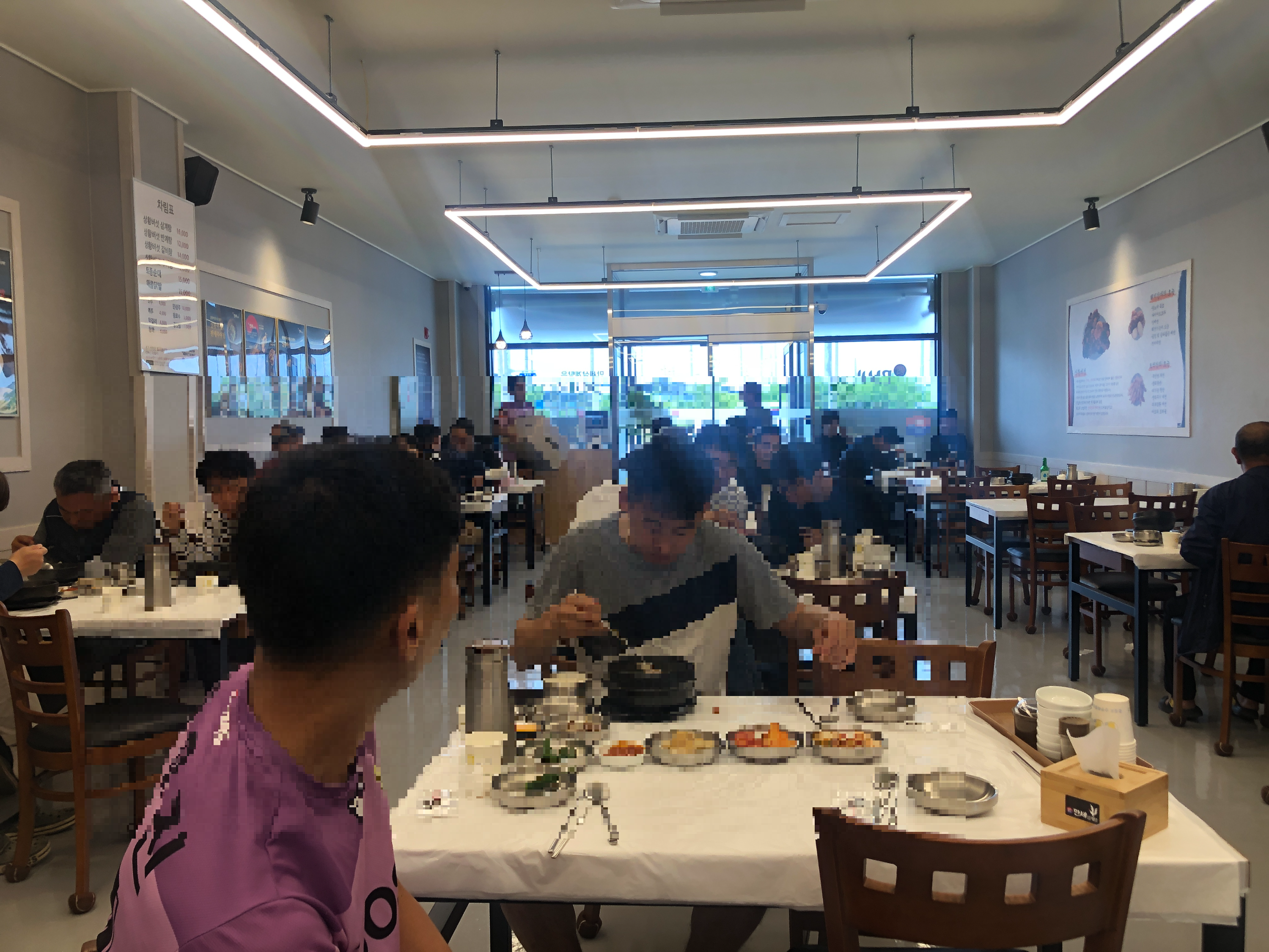 민수랜드-대한민국만세삼계탕 김제점 내부