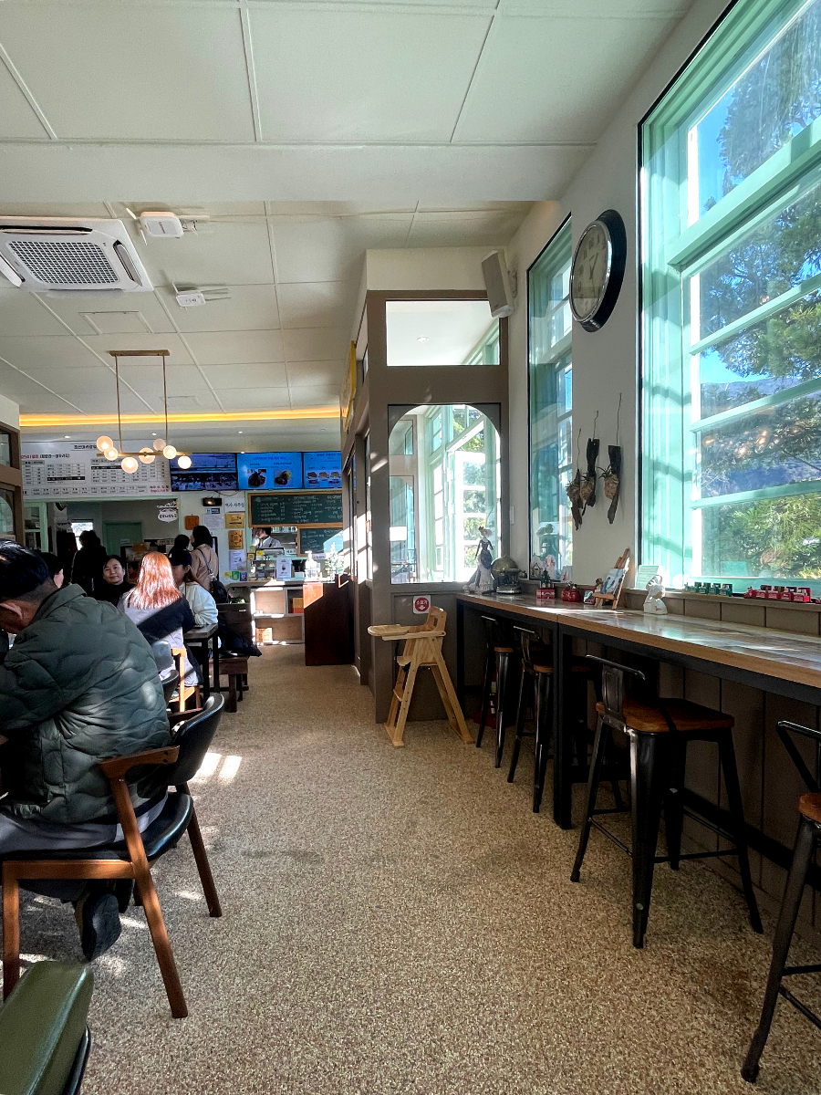 추운 겨울 정선 2박3일 여행 가볼만한 곳 03 - 나전역카페