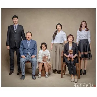 사진관 가족사진 선물 의상 대여 헤어 메이크 가족과 추억 남기는 촬영 준비_7