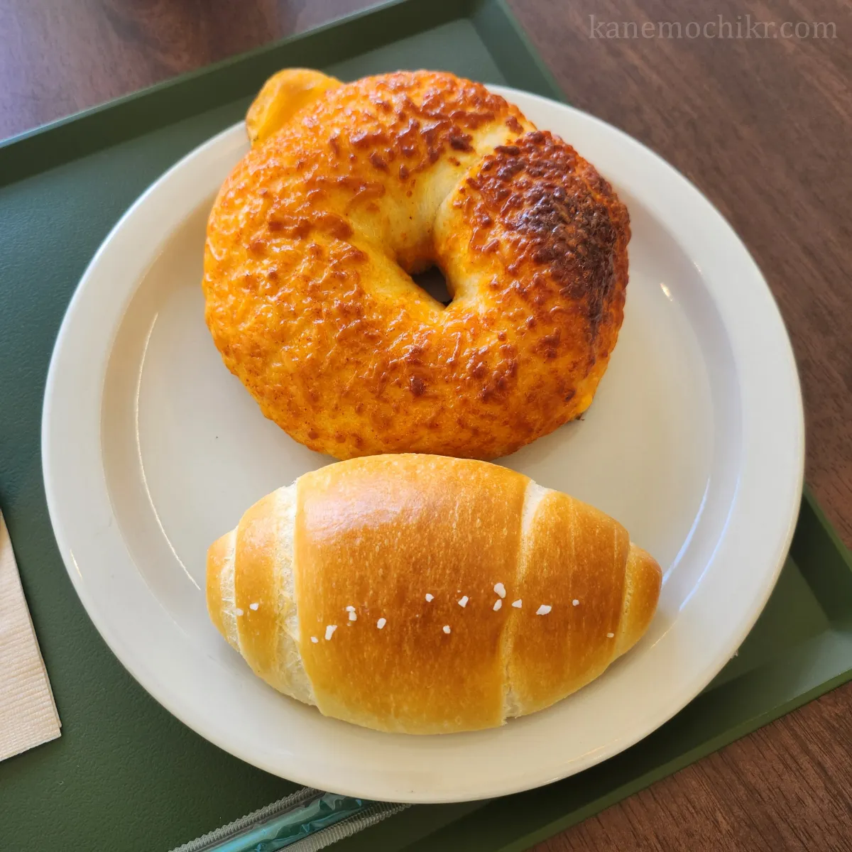 카페-리옹베르-소금빵-베이글