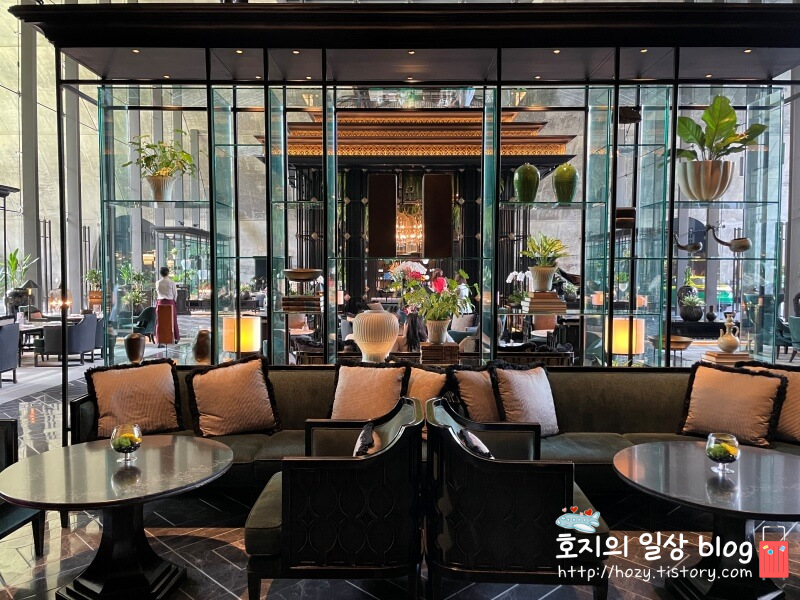 방콕 신돈캠핀스키 로비