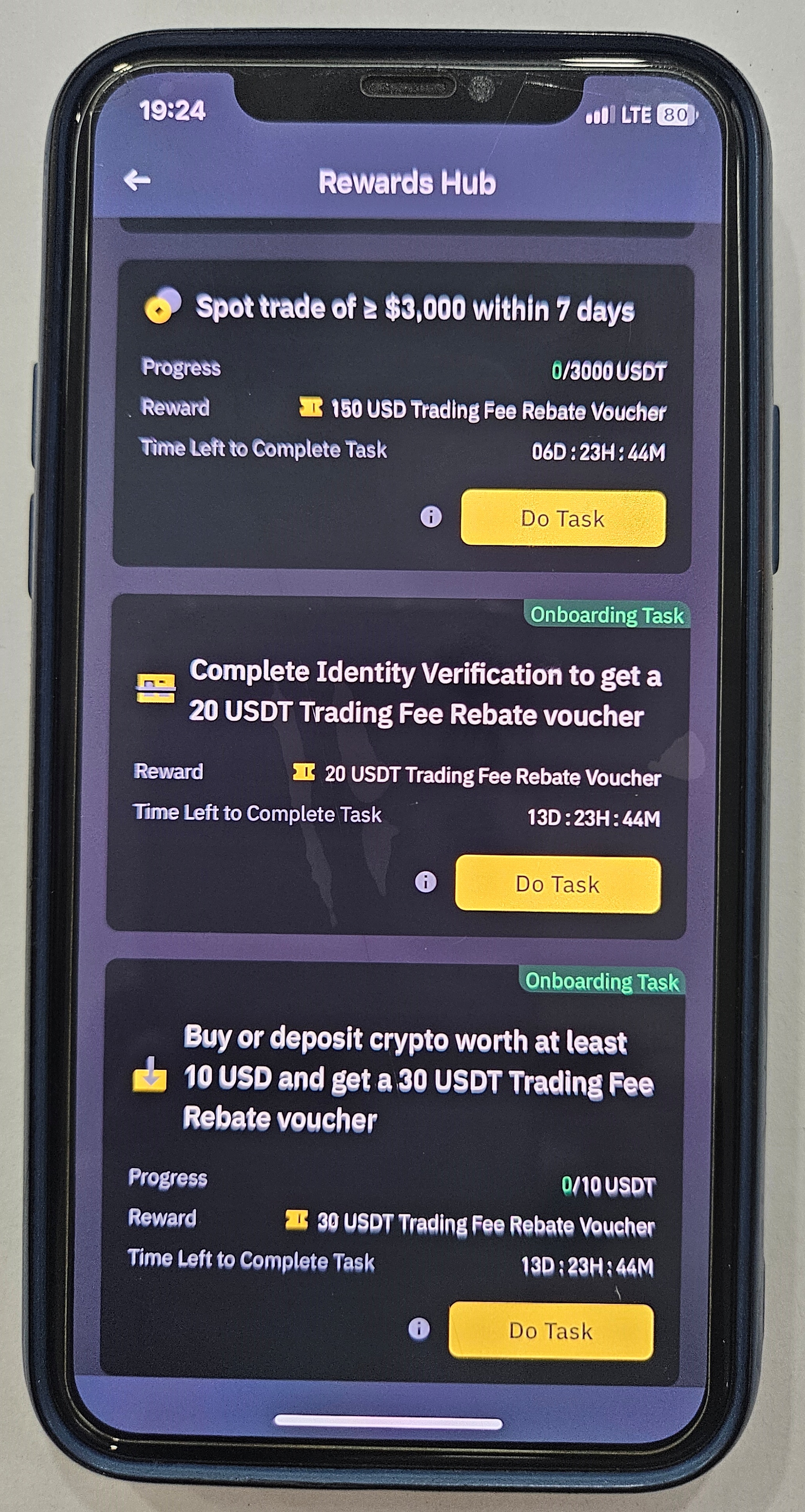 binance rewards hub