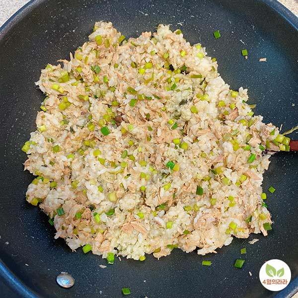 완성된-참치마늘쫑볶음밥