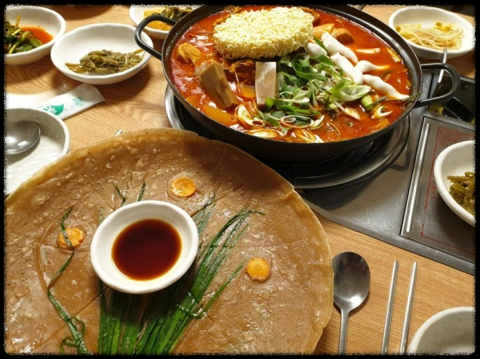 생생정보통 추천! 건강과 맛을 담은 도토리 밥상 – 영자할매의 묵집”