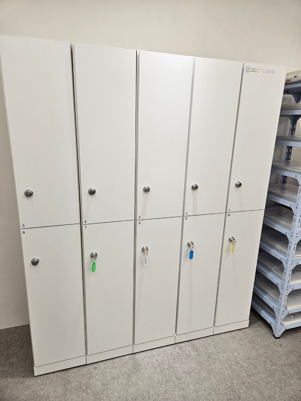 드로잉카페_내부락커