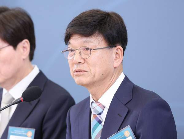청와대 사퇴 권고: 이병태 규제합리화부위원장 논란 총정리! 나이, 고향, 학력, 전 카이스트 교수 경력, 5.18 성역 발언 파장 및 연관검색어 진상 진단