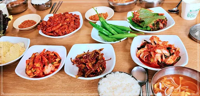 종로, 동대문 맛집 한 상 7첩 반찬, 요일마다 생선찜, 제육볶음