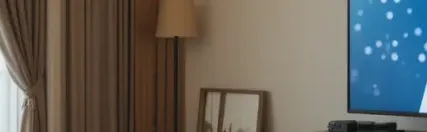 미스트롯4를 기대하며 거실에 않아 있는 모습