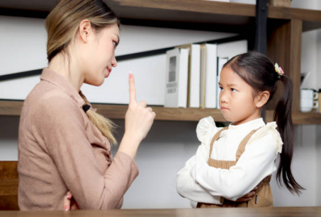 낯가림이 있다고 혼내지 마세요!