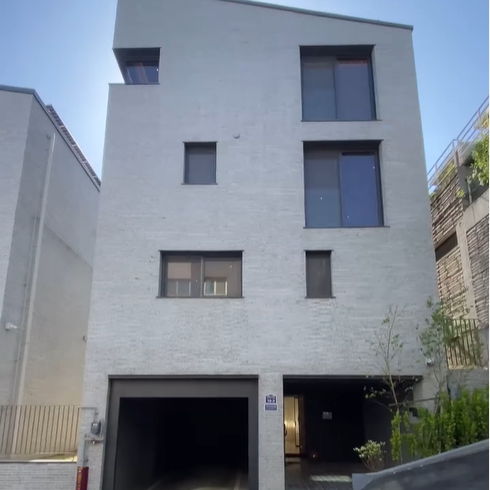 경기도 광주시에 있는 단독주택, 럭셔리한 집으로 사우나실과 수영장이 있는 집