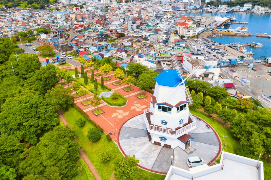 사천 청널공원 풍차전망대