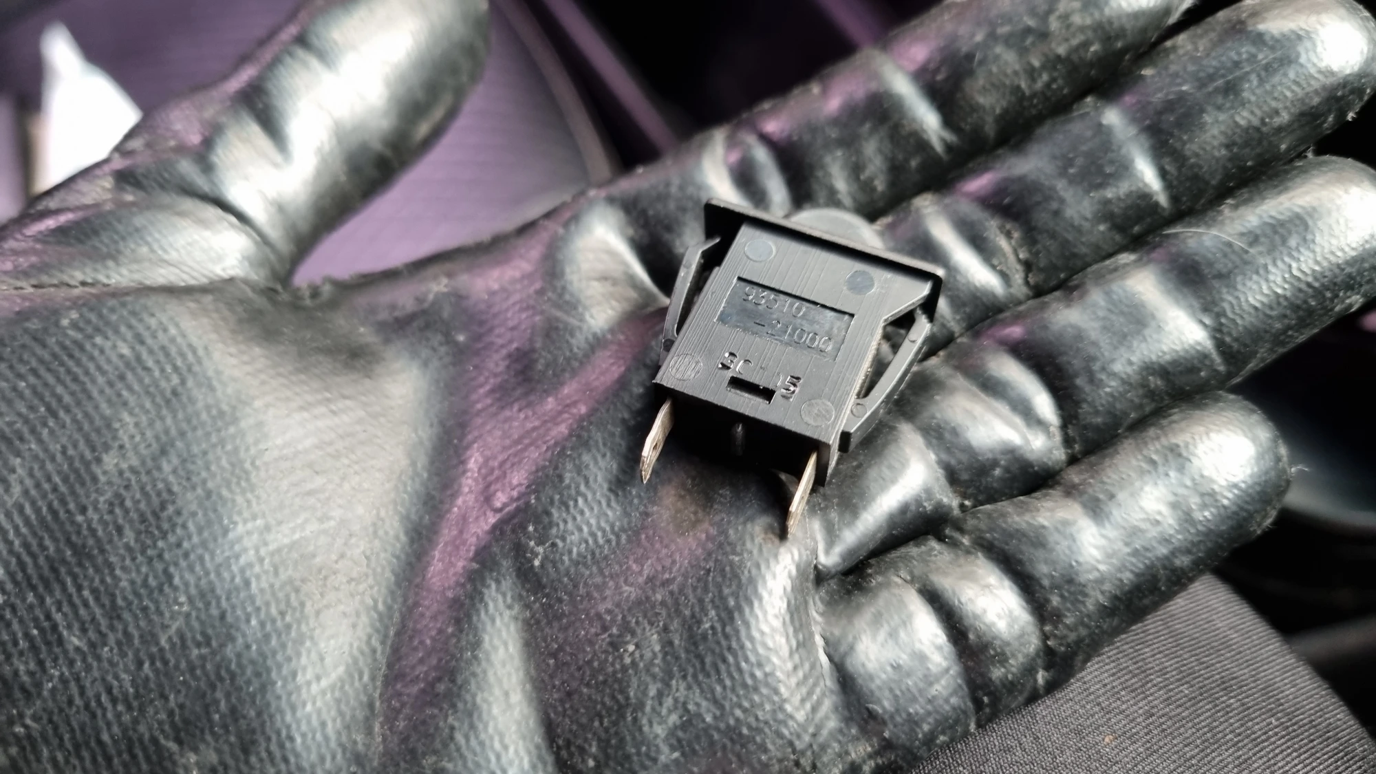 스위치 단자 바로 잡은 모습