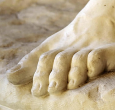 발톱 검은색 세로줄, 단순 멍일까? 흑색종일까?