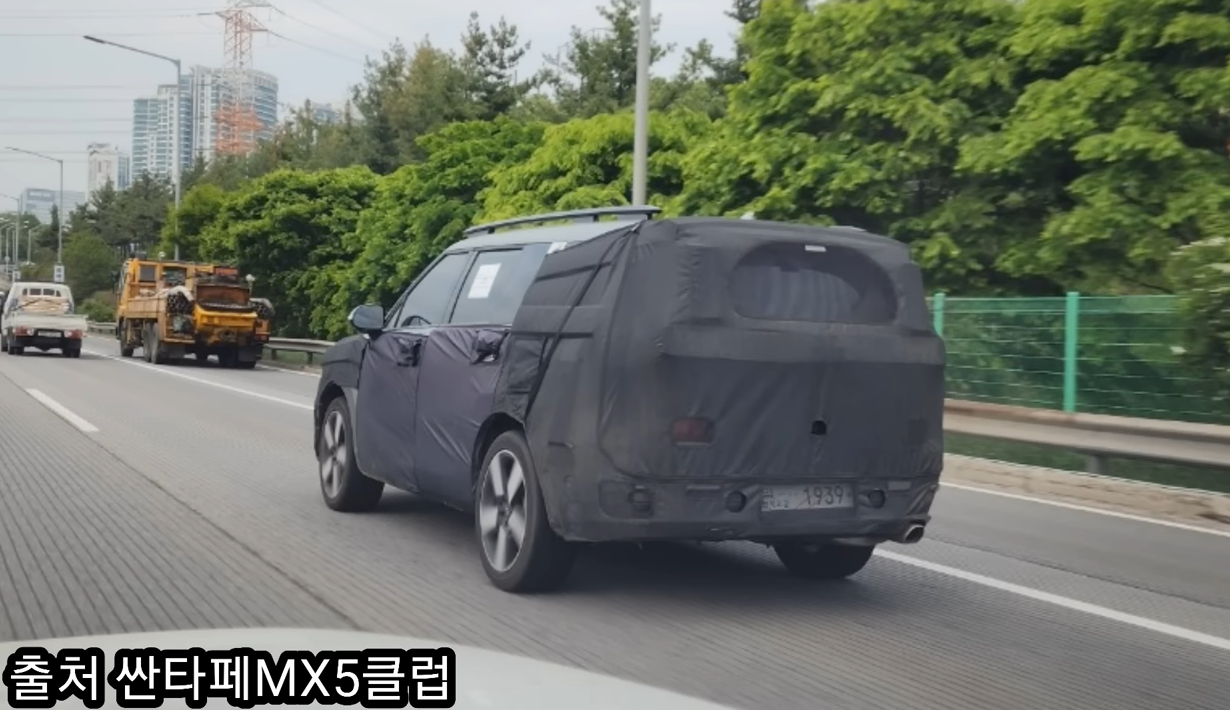 싼타페 풀체인지 위장막 사진