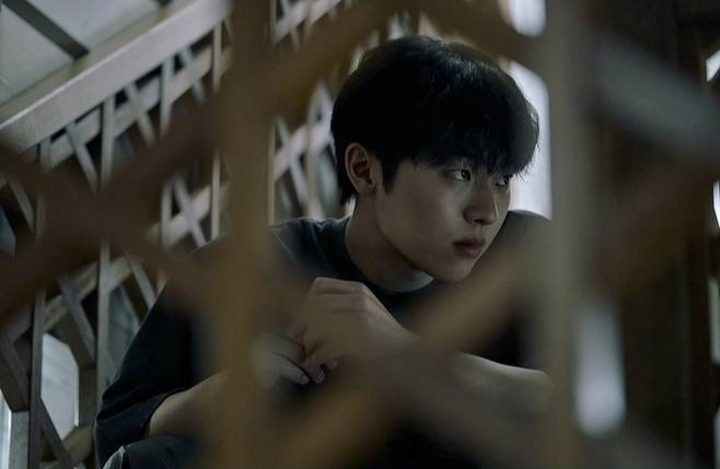 맨 끝줄 소년 1화~6화 줄거리·결말 해석
