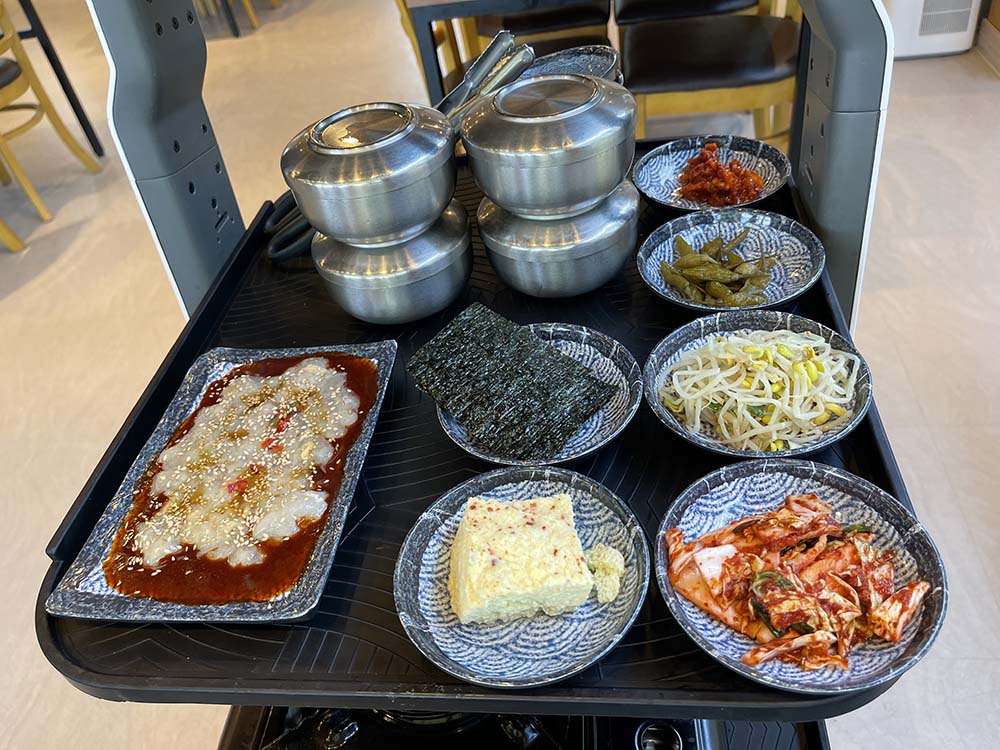 서빙된 반찬