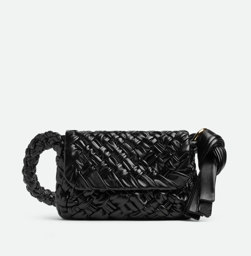 이영애 보테가, 이영애 보테가 베네타, 이영애 보테가 베네타 안디아모, 이영애 보테가 베네타 씨타백, 이영애 보테가 베네타 캄파나백, 보테가 베네타 가방, 보테가 베네타 스웨이드 백, 조용한 럭셔리 패션, 조용한 럭셔리 스타일, 4050 명품룩, 50대 명품 패션, 미니멀 명품백, 2025 가을 가방, 2025 패션 트렌드