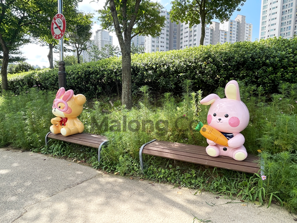 마롱컴퍼니 조형물