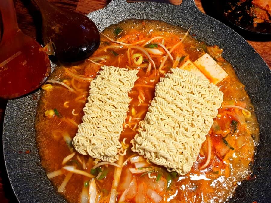 생방송투데이 부대볶찌 한우물의법칙 부대찌개집 위치 이정림수제햄부대찌개