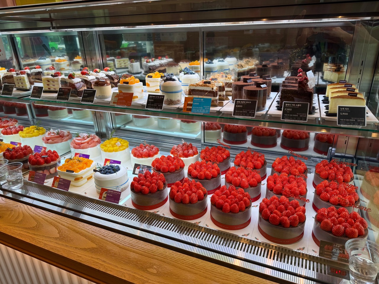 투썸플레이스진열대