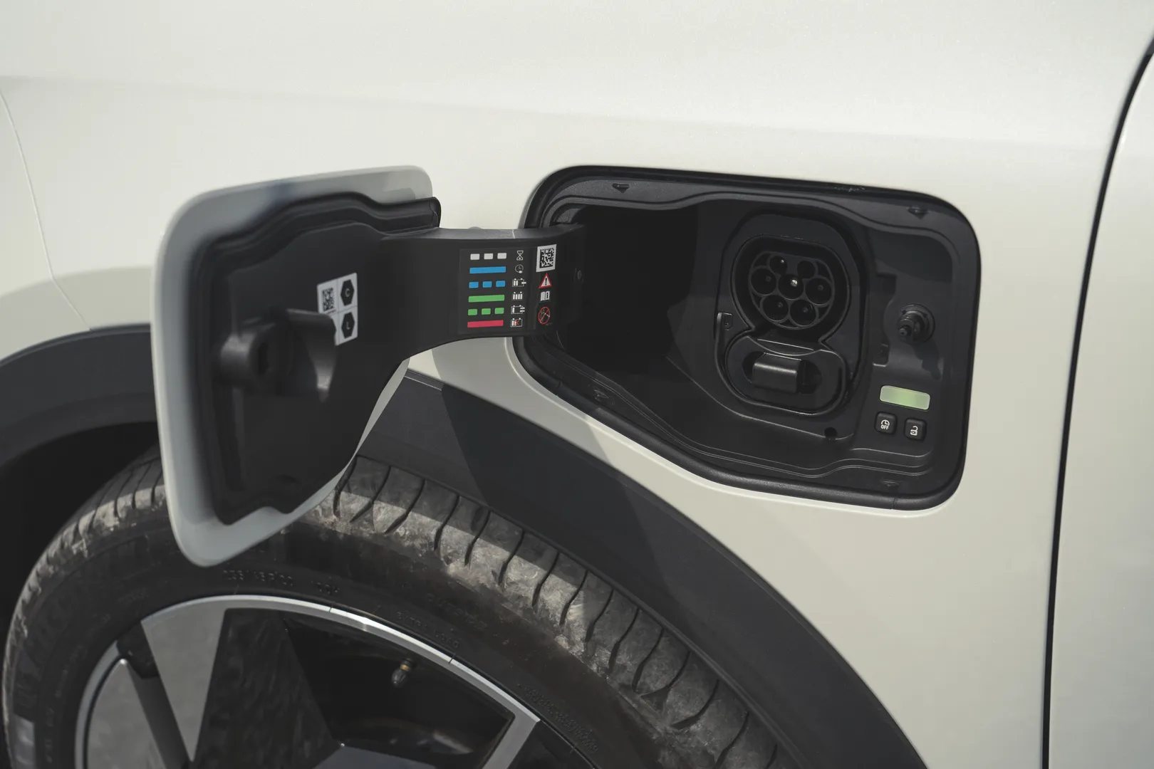 르노 세닉 출시 이미지