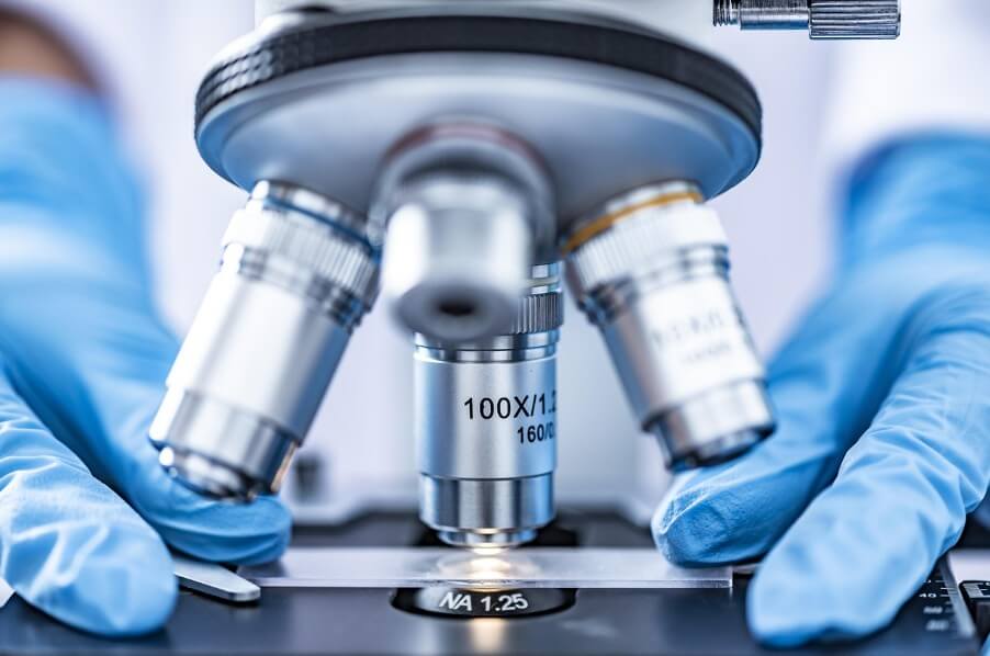 성분을 검사하는 현미경