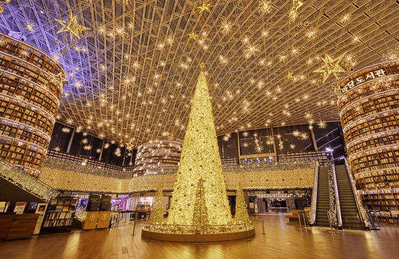 코엑스 별마당 도서관 &amp;#39;크리스마스 골든 트리&amp;#39;