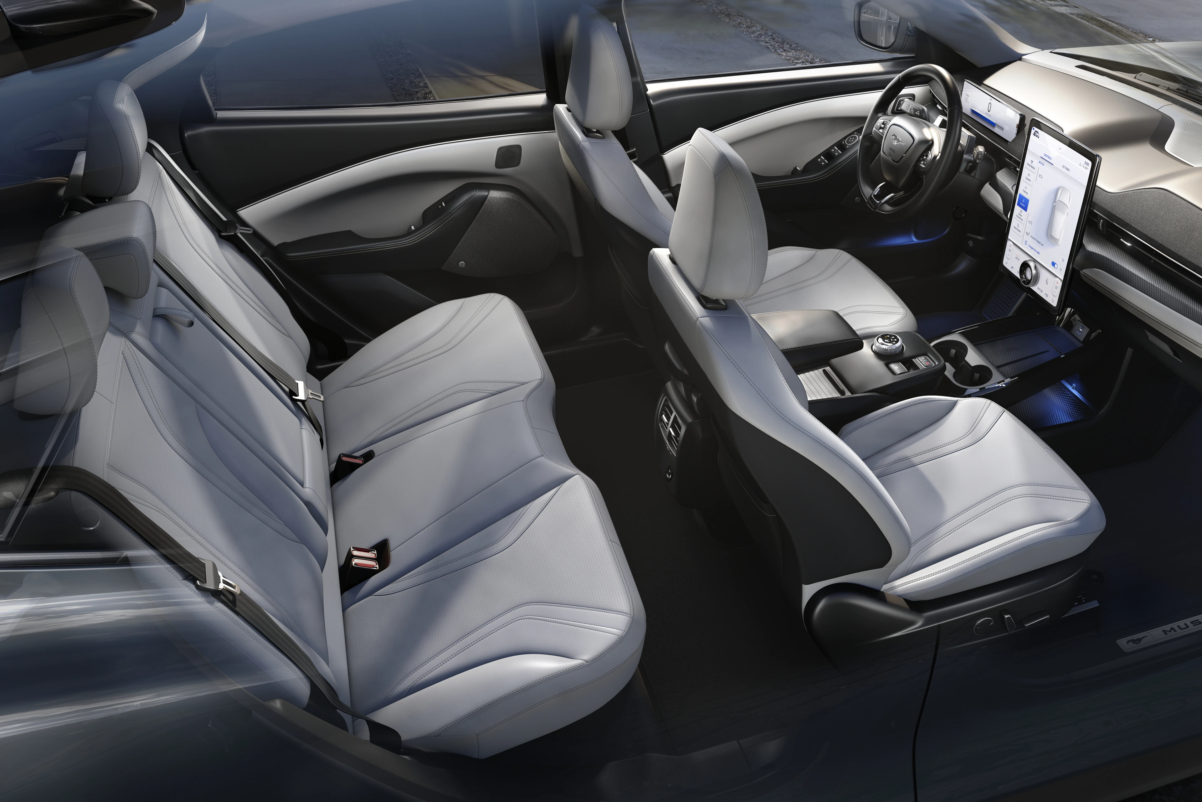 머스탱 마하 E 시트