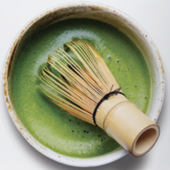 다안 속에 차선과 풀어진 말차가 있다. 에메랄드 빛 말차다.