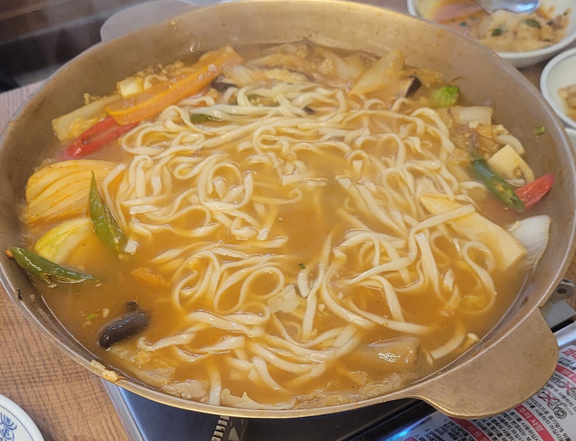 깡통만두 만두전골 칼국수
