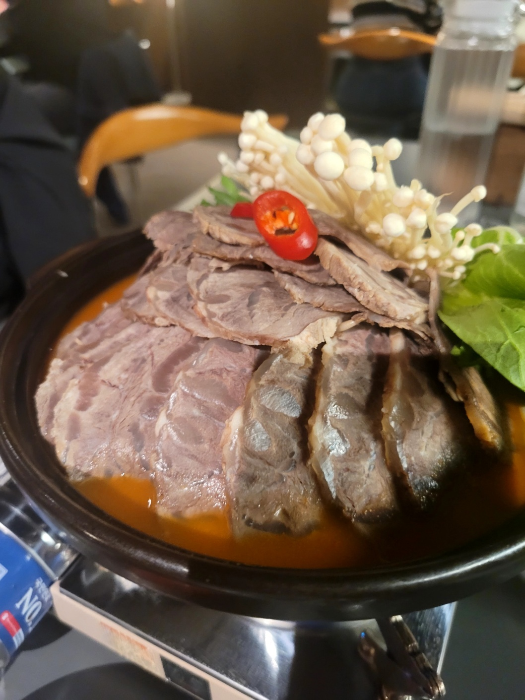 한가득 담긴 전골의 당당한 모습