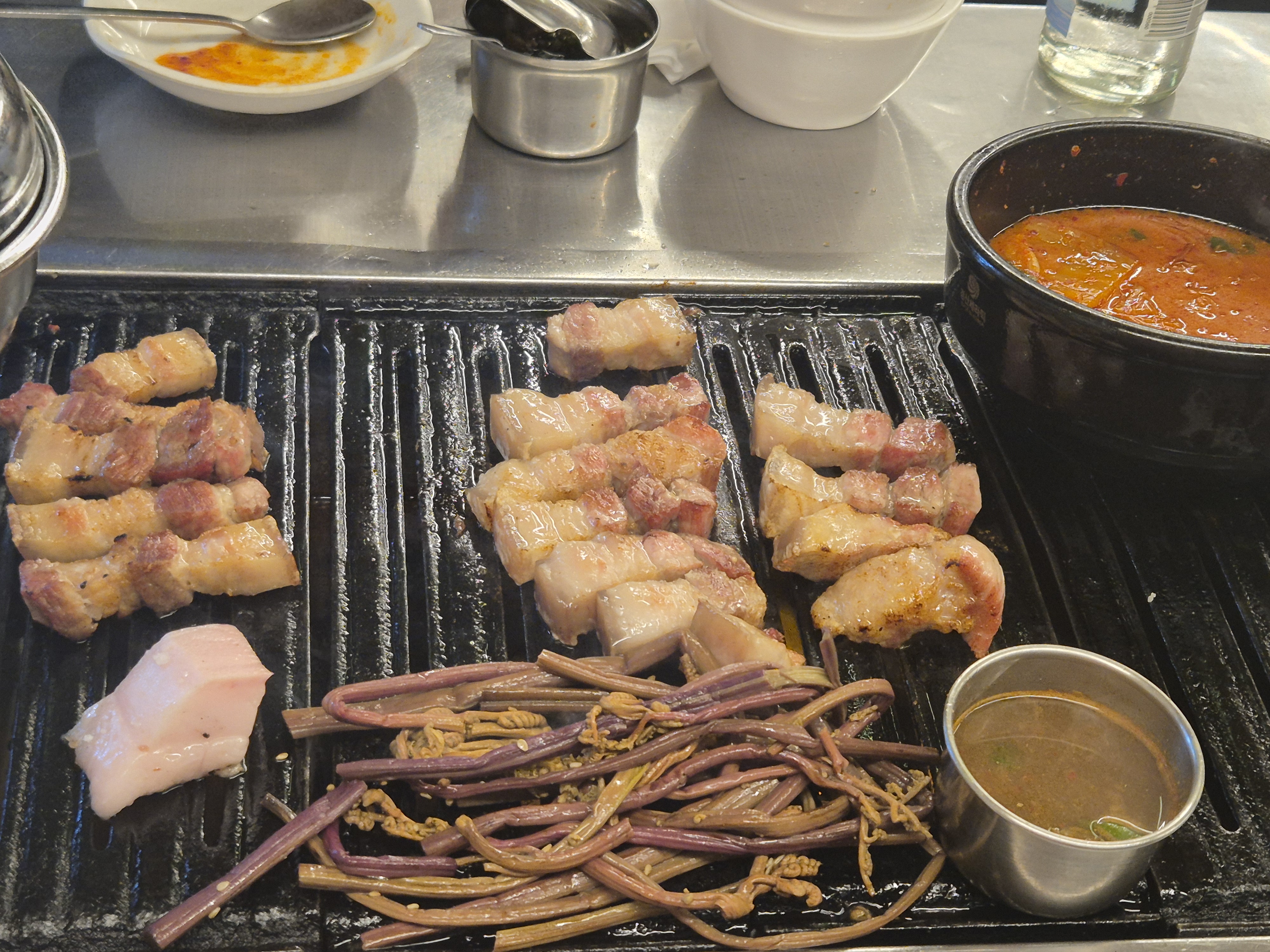 제주도 협재해수욕장 흙돼지 맛집 - 더꽃돈본점