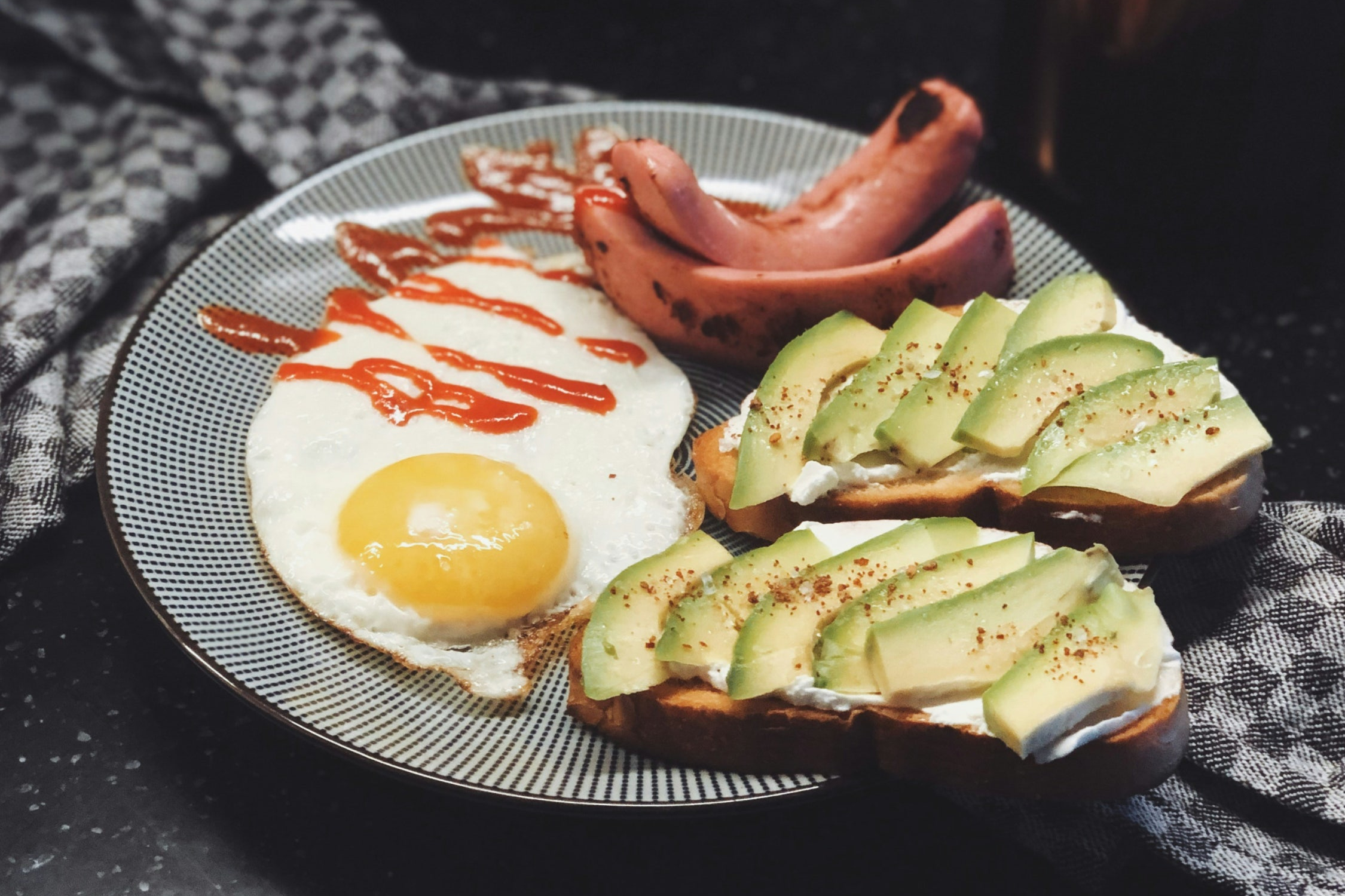 서울 브런치 카페 내부, 감성적인 테이블 세팅