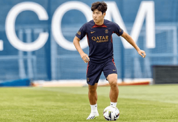 PSG 이강인 선수 사진입니다.