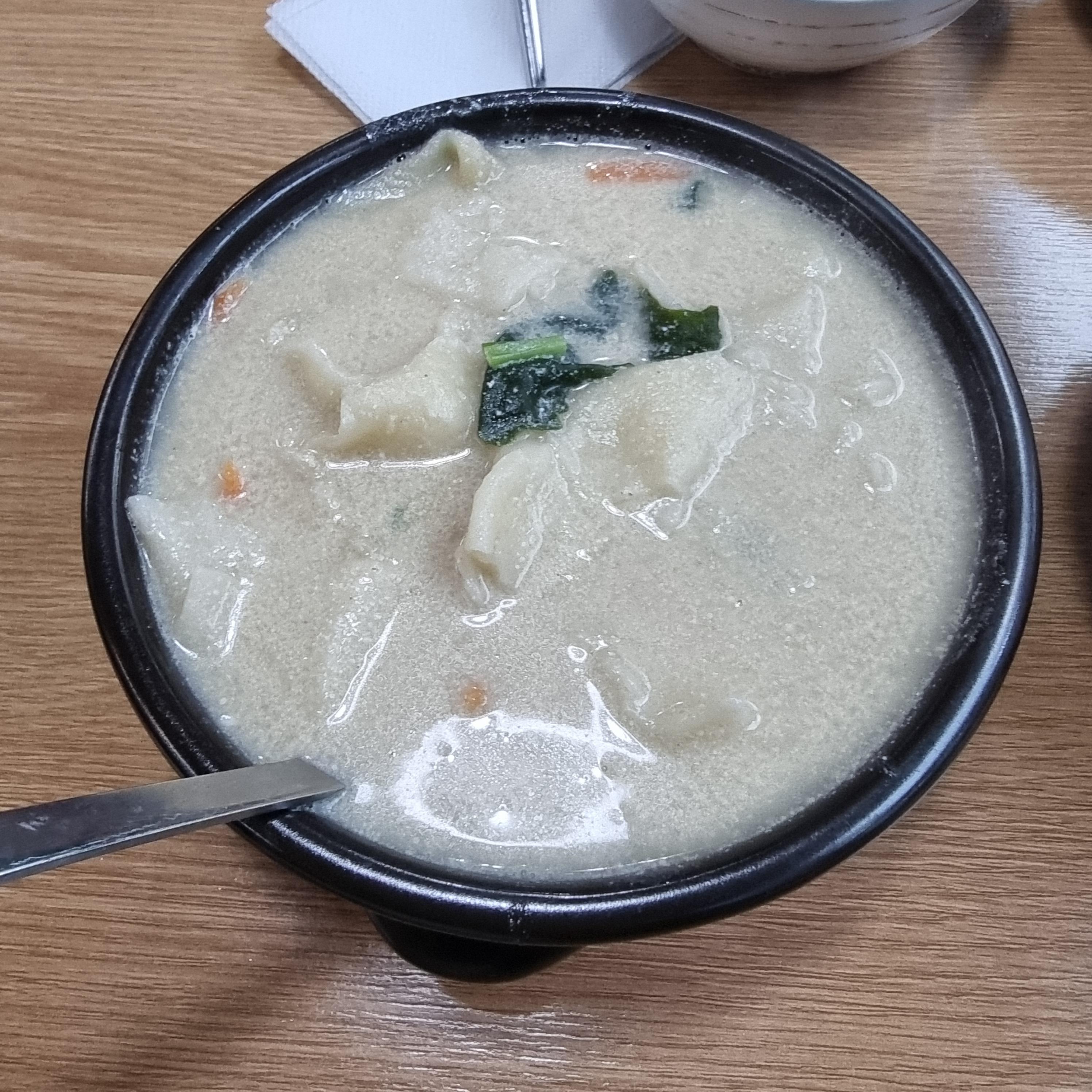 삼청골명가 더수제비 선릉직영점 들깨수제비