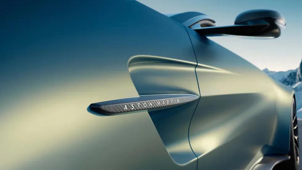 애스턴마틴 밴티지 로드스터 이미지