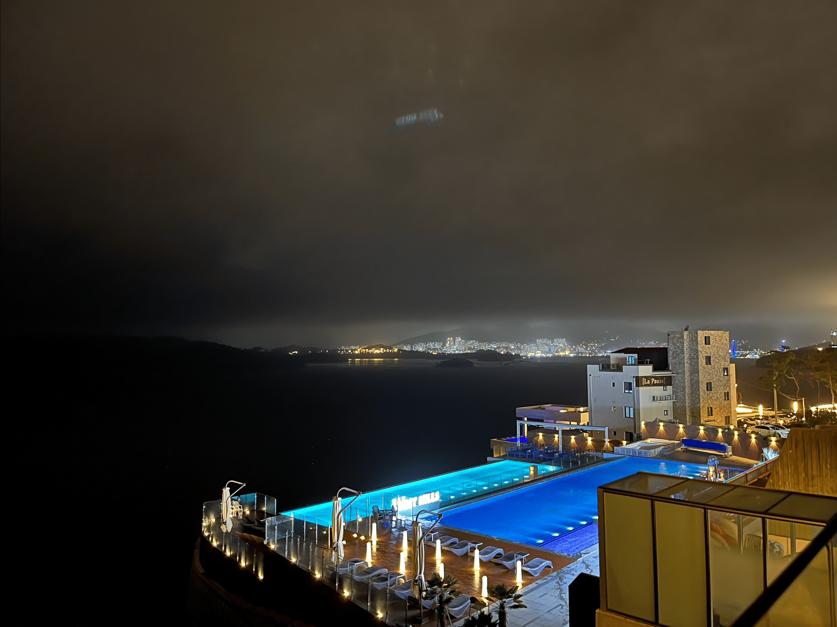 웨스트 힐스 숙소 야경사진