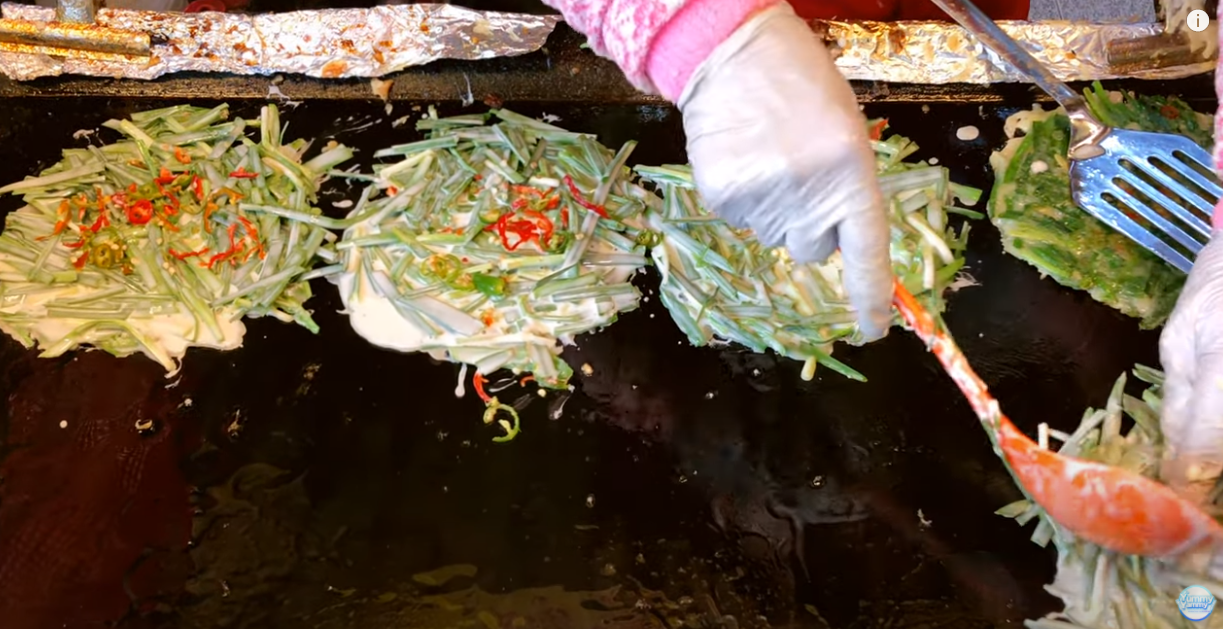 전부치는엄마