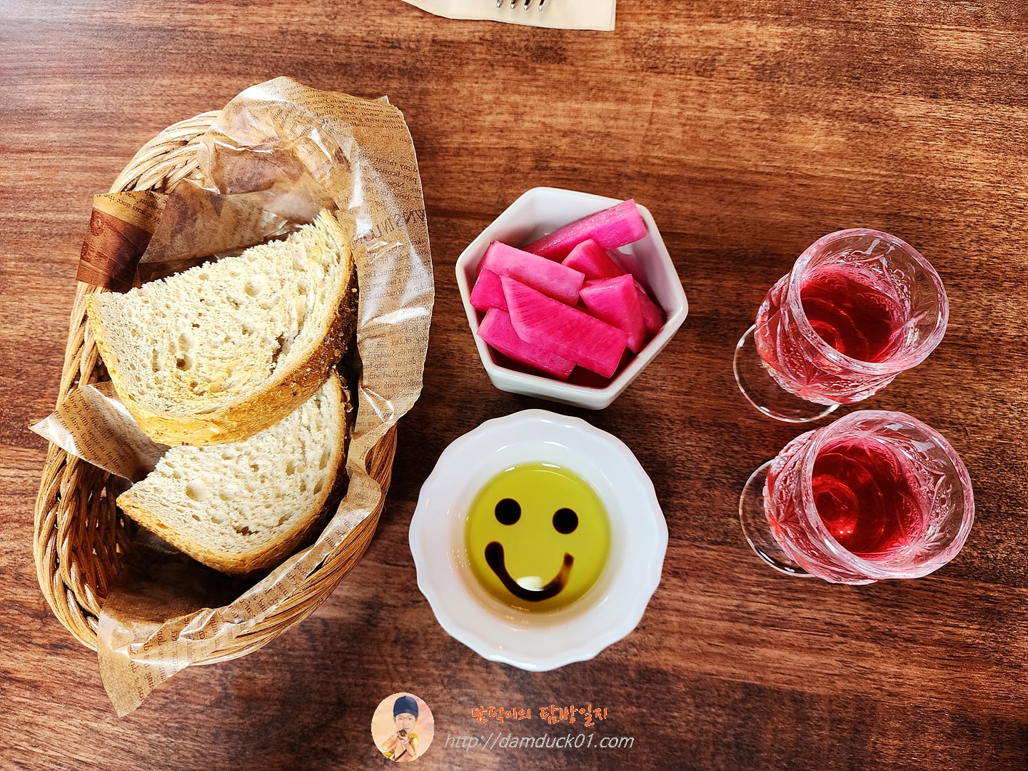 버건디 런치 세트