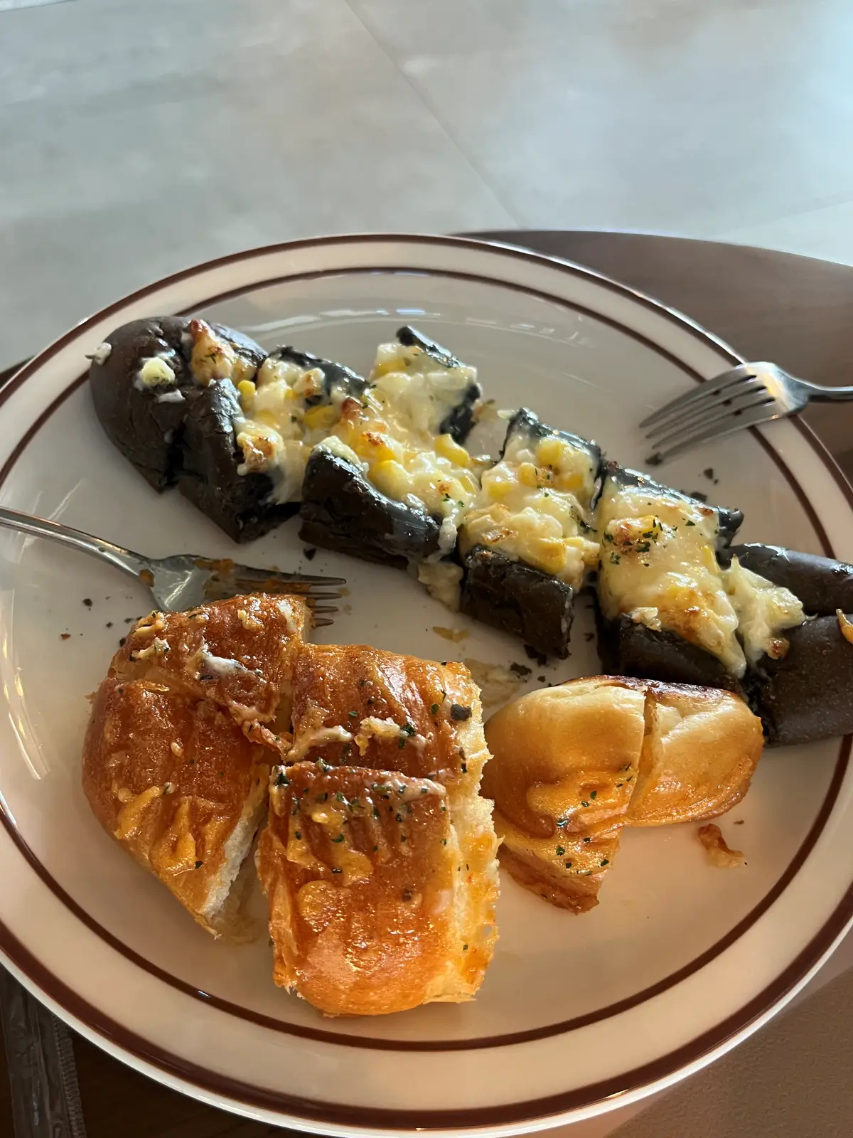 테디스로드 빵 자른것