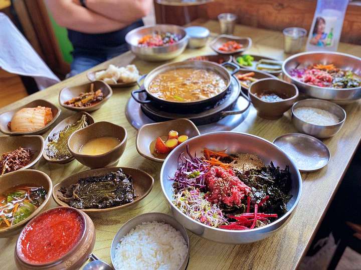 식객 허영만 백반기행 조성모 편 갈비살 숯불 갈빗살 구이 3대째 노포 집된장찌개 경주 맛집 소개