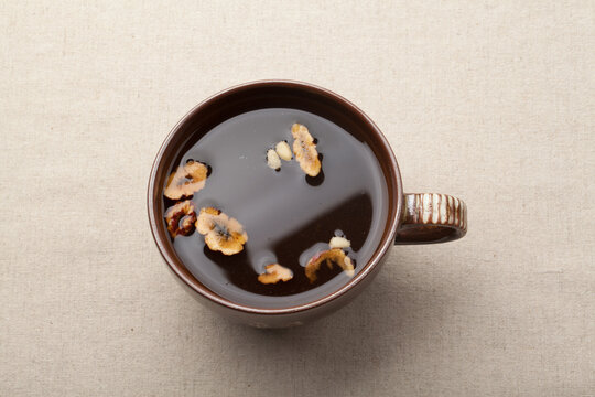 대추슬라이스가 들어있는 대추차한잔