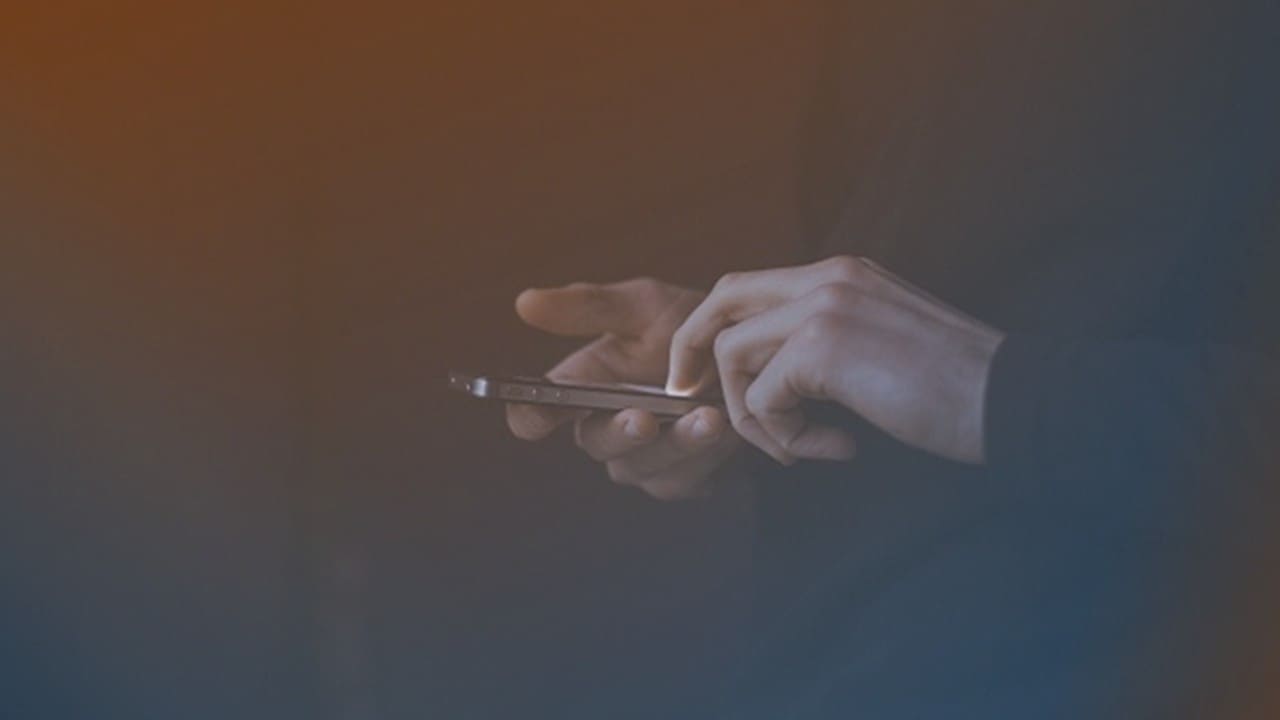 스마트폰 없인 불안하신가요? 현대인의 공포 '노모포비아' 원인부터 극복까지 5가지 핵심