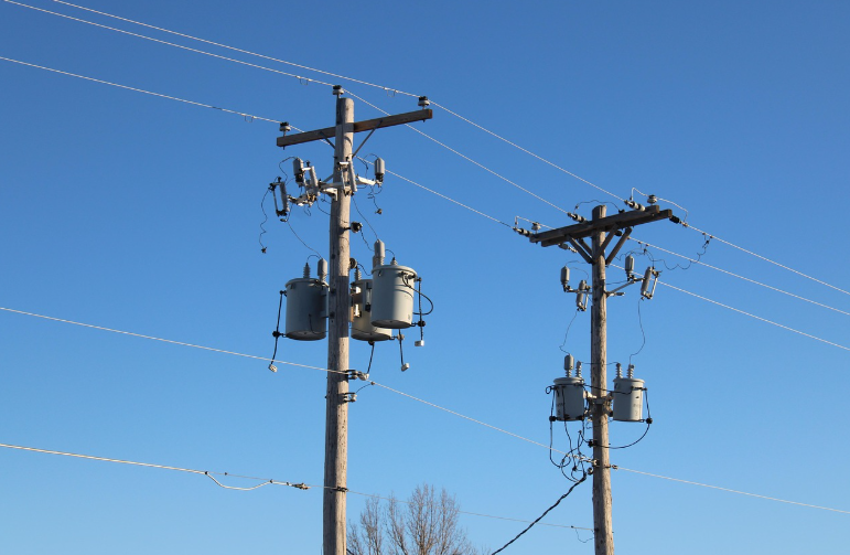 송전탑의 변압기 사진
