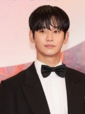 김수현소속사 입장발표냈다 김새론과 열애인정