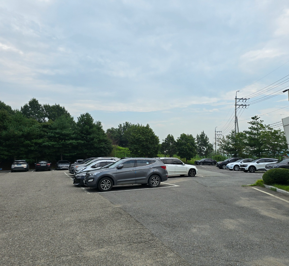 공연장 근방에 공장에 주차