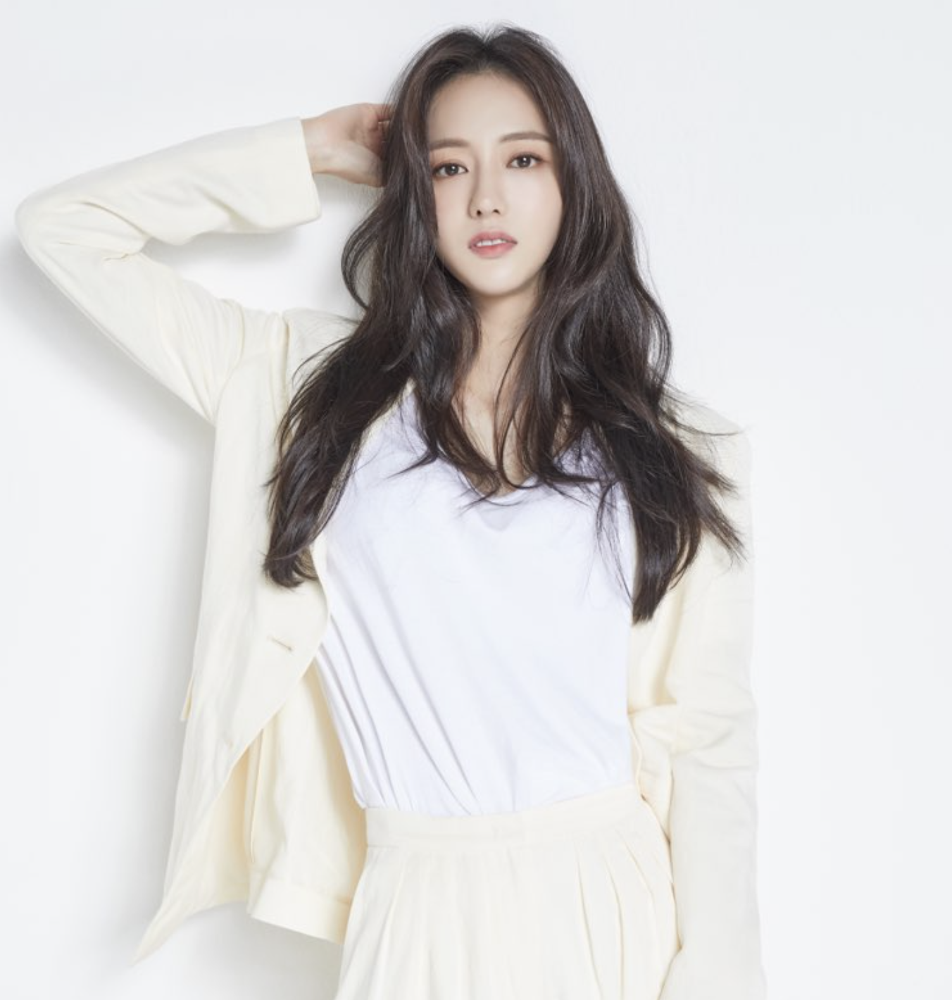 최연청 외모