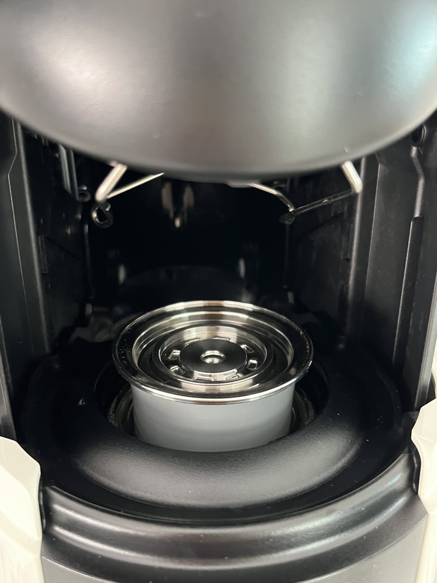 커피머신에 어댑터 넣은 사진