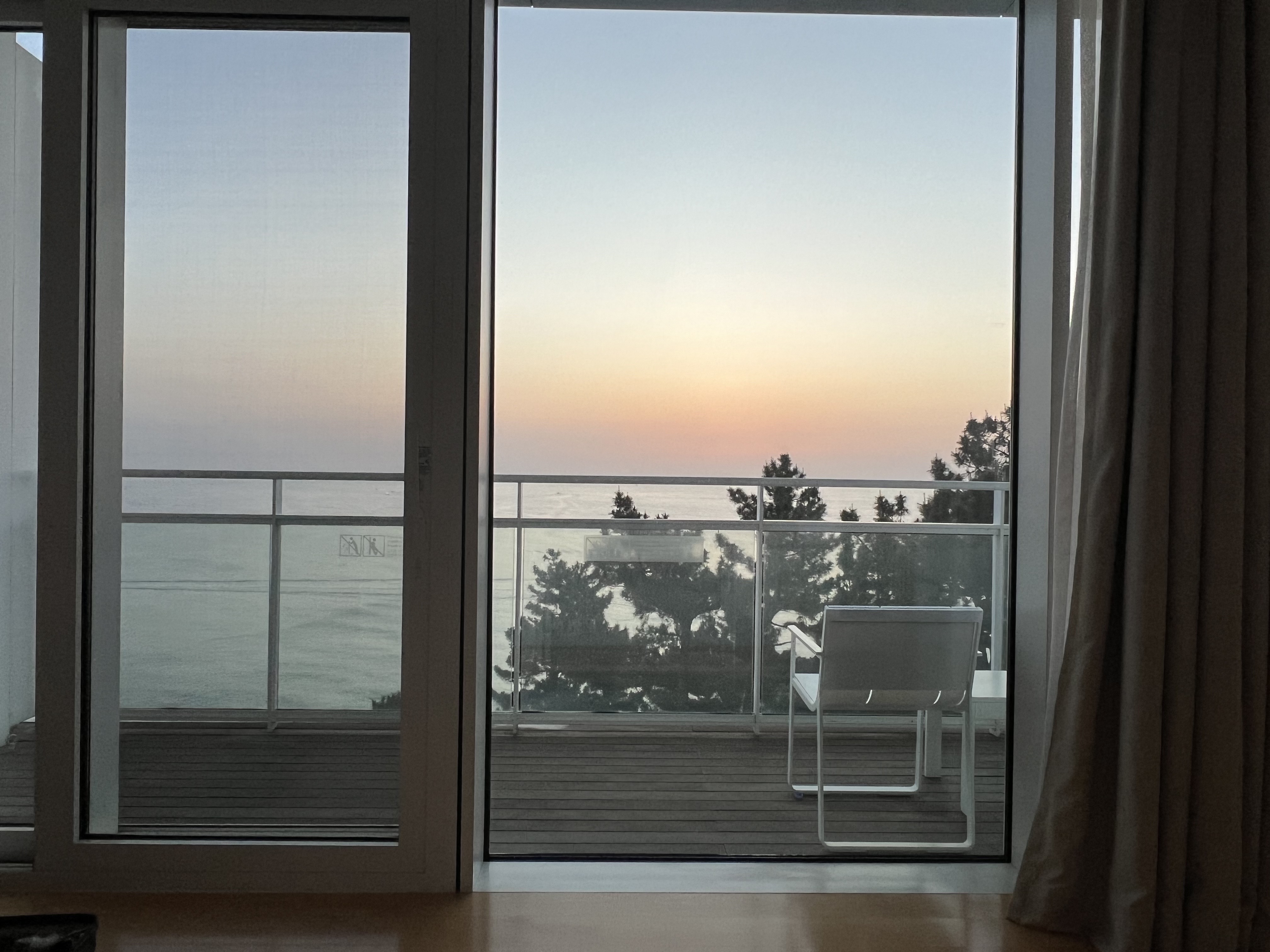 강릉-씨마크호텔-코너스위트-오션뷰-해돋이-일출