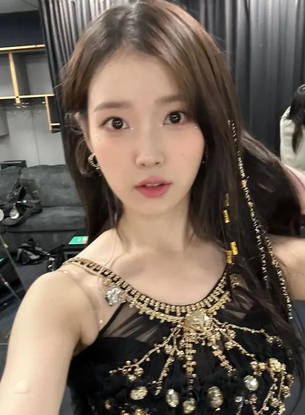 아이유 IU 프로필 갤러리ㅣ노래 음악 mbti 인스타 유튜브